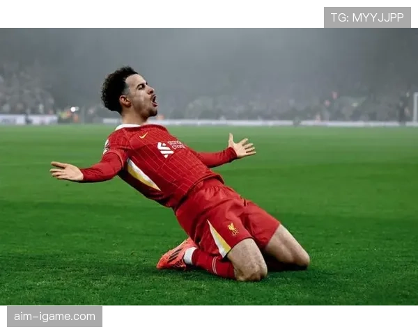 英超新星琼斯表现稳健，助南安普顿斩获关键胜利